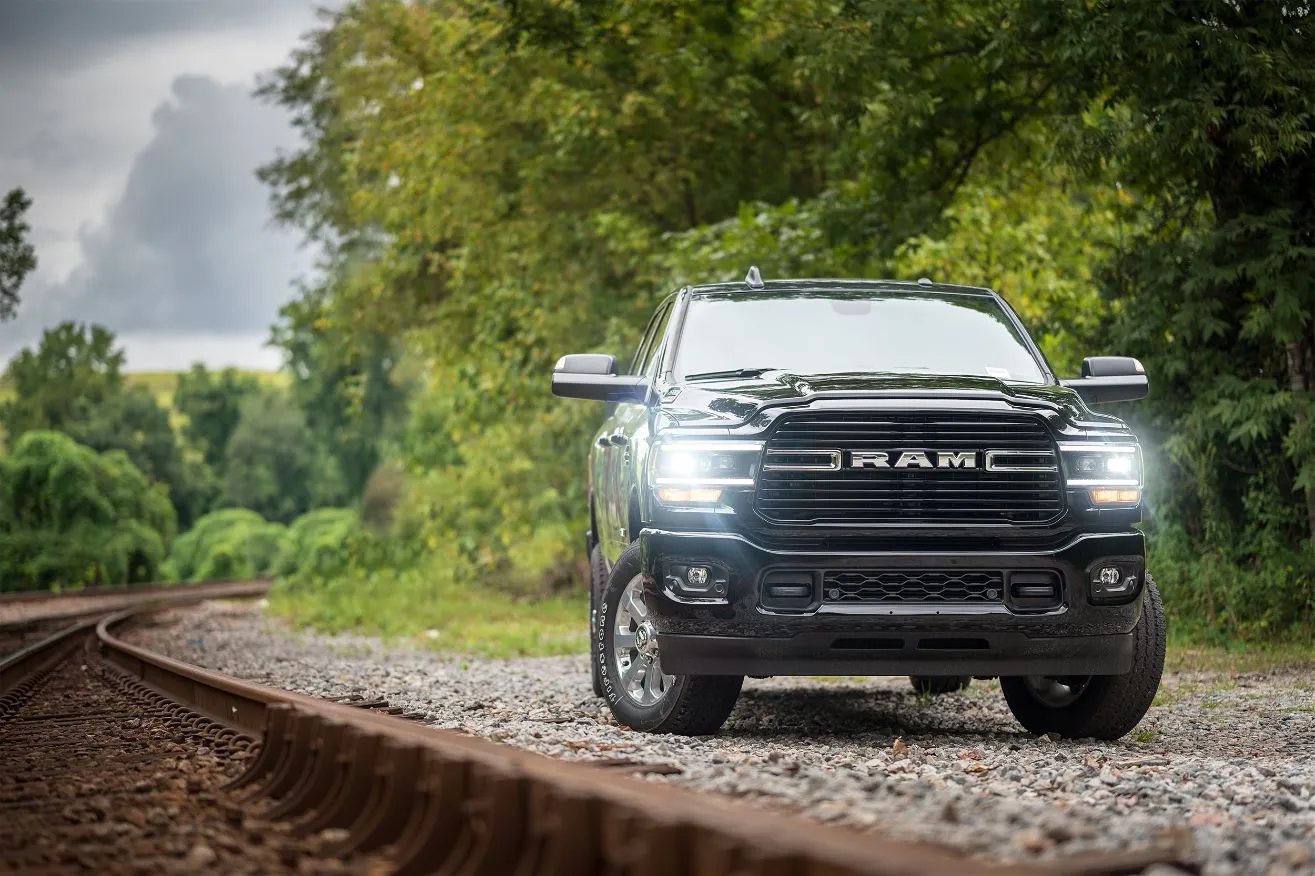RAM HD (19 ): XB Hybrid LED Headlights